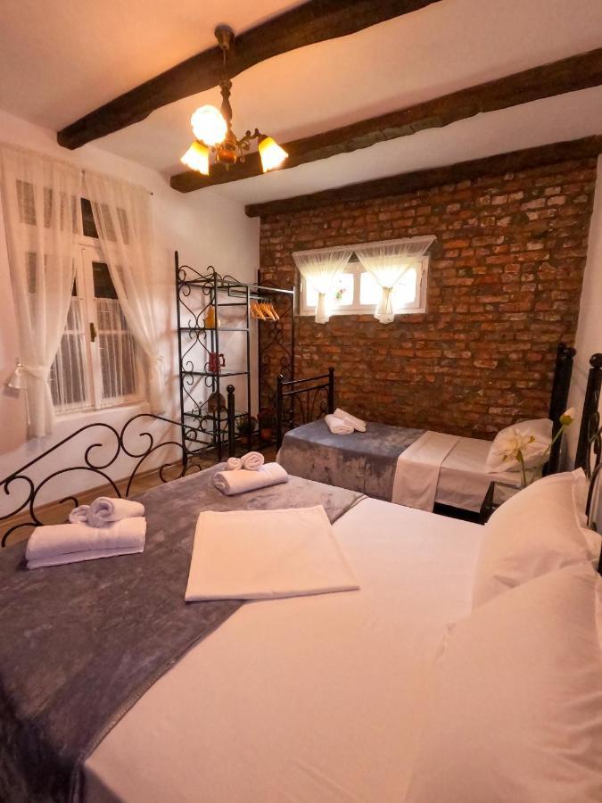 Intown Guesthouse Shkodër Extérieur photo